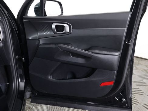Used 2025 Kia Sorento S AWD/4WD image 24