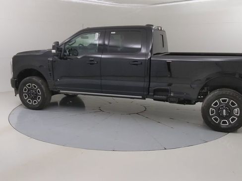 New 2025 Ford F350 Platinum w/ FX4 Off-Road Package image 18