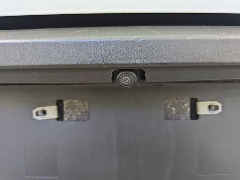 Used 2025 Nissan Pathfinder SV image 18