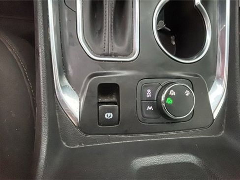 Used 2020 Chevrolet Traverse LS image 18