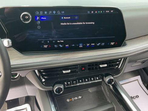 Used 2025 Chevrolet Suburban Premier AWD/4WD image 22