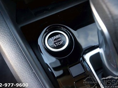 New 2025 Nissan Versa SR image 19