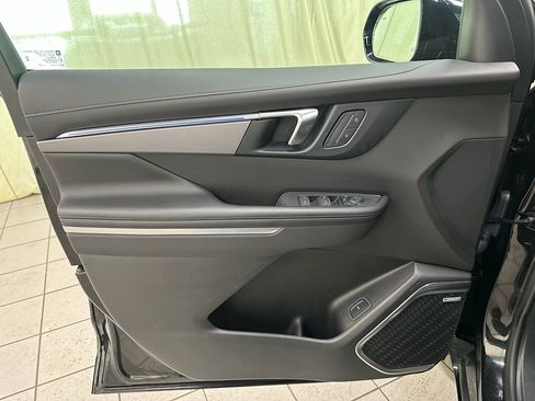 Certified 2025 Buick Enclave Sport Touring image 37