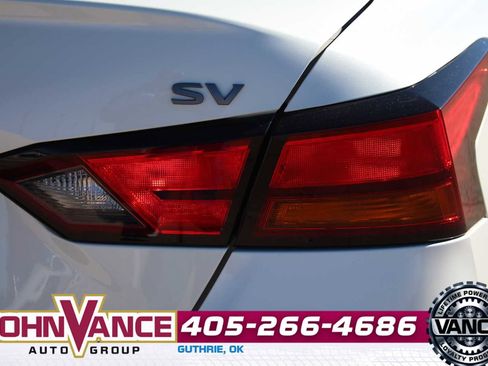 Used 2023 Nissan Altima 2.5 SV image 8