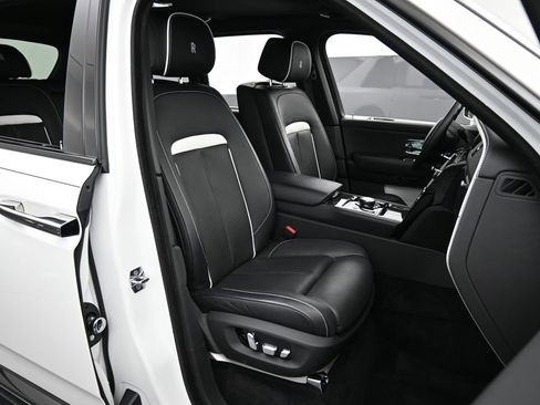 Certified 2021 Rolls-Royce Cullinan Black Badge image 33