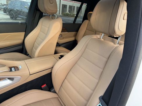 Used 2025 Mercedes-Benz GLS 450 4MATIC image 31