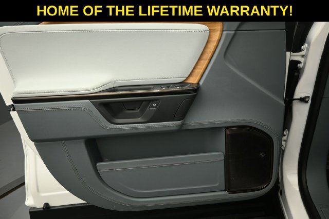 Used 2025 Rivian R1S Premium Dual AWD/4WD image 11