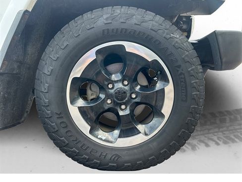 Used 2014 Jeep Wrangler Unlimited Sahara w/ Dual Top Group AWD/4WD image 16