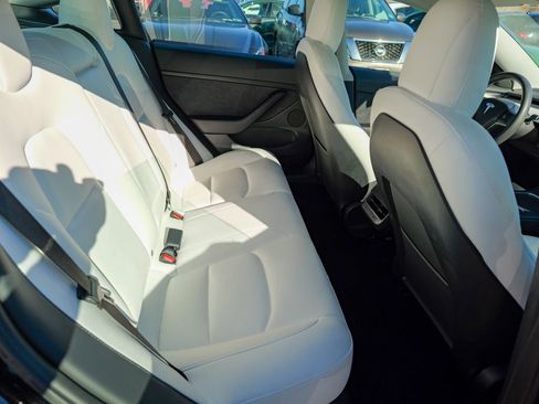 Used 2023 Tesla Model 3 Standard Range image 29