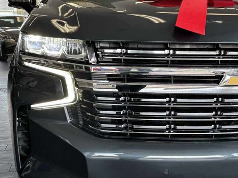 Used 2021 Chevrolet Suburban Premier w/ Premium Package AWD/4WD image 6