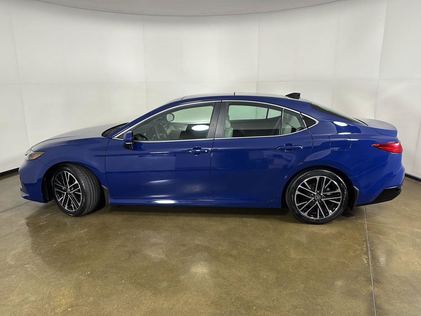 Used 2026 Toyota Camry XLE w/ Premium Plus Package FWD image 14