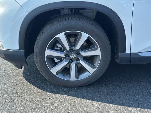 Used 2025 Honda Pilot Elite image 34