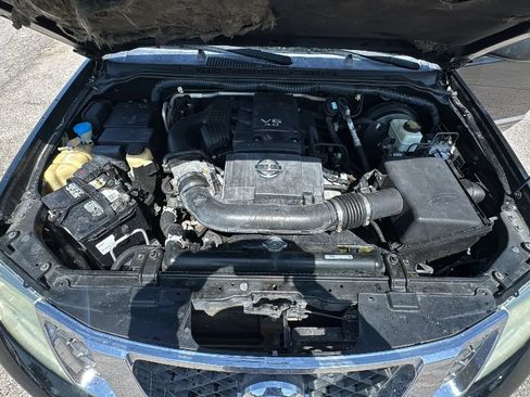 Used 2010 Nissan Pathfinder LE w/ Navigation Pkg RWD image 22