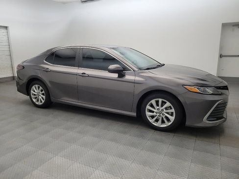Used 2021 Toyota Camry LE w/ Carpet Mat Package (TMS) FWD image 11