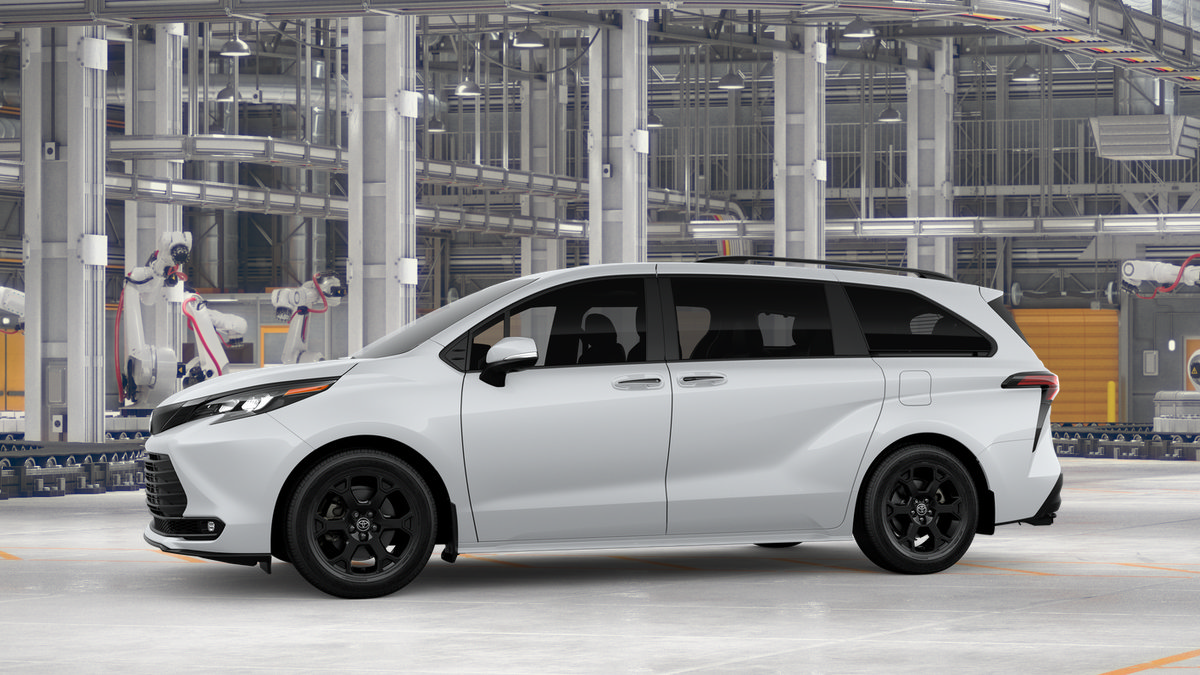 New 2026 Toyota Sienna XLE Woodland Edition AWD/4WD image 3