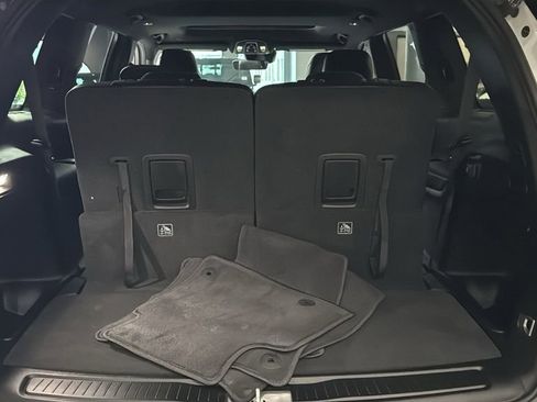 Used 2025 Jeep Grand Cherokee L Altitude image 10