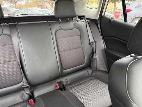 Used 2025 Chevrolet Trax LT image 37