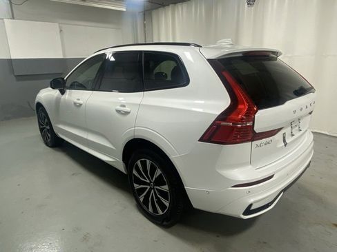 Used 2025 Volvo XC60 B5 Plus image 2
