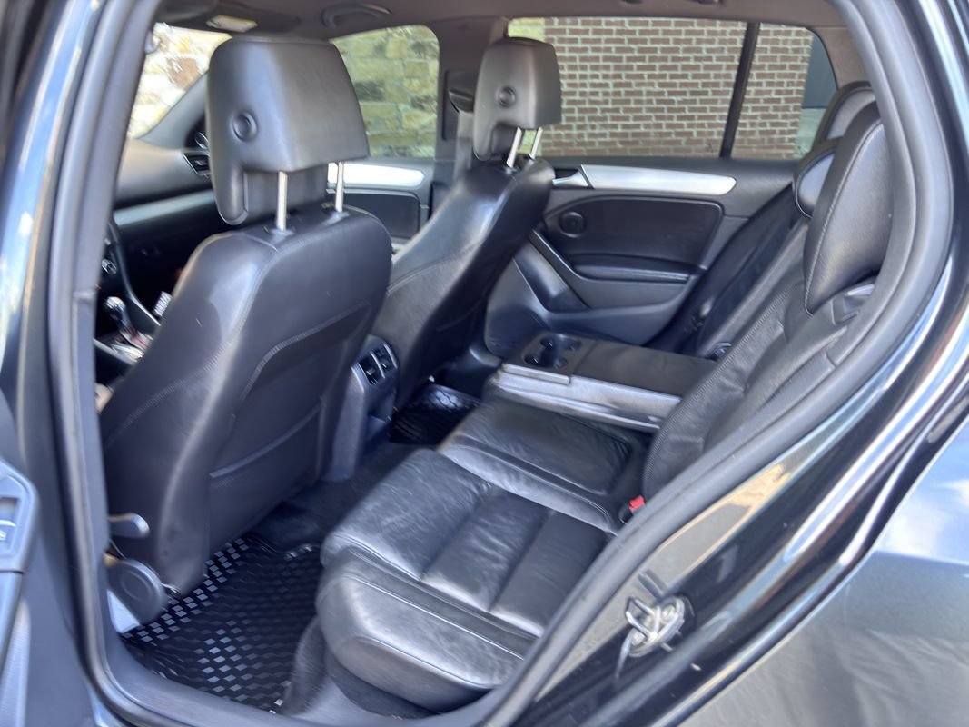 Used 2012 Volkswagen Golf 4-Door FWD image 40