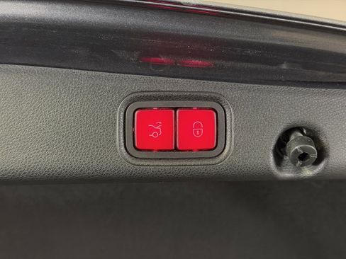 Used 2019 Mercedes-Benz E 450 4MATIC Sedan image 18