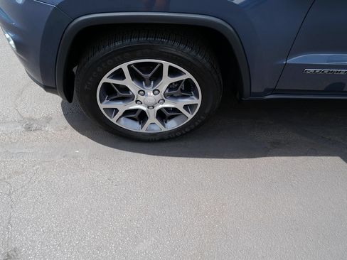 Used 2020 Jeep Grand Cherokee Limited AWD/4WD image 32