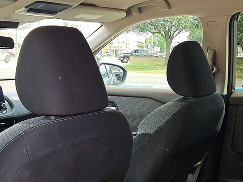 Used 2022 Nissan Rogue SV AWD/4WD image 16