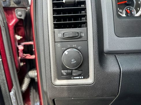 Used 2018 RAM 1500 Express w/ Express Value Package RWD image 17