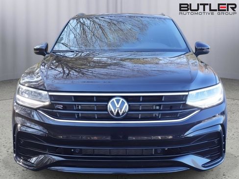 Used 2024 Volkswagen Tiguan SE R-Line image 2