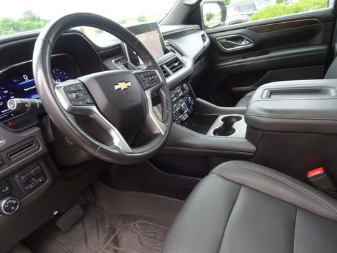 Used 2022 Chevrolet Tahoe LT w/ Luxury Package AWD/4WD image 12