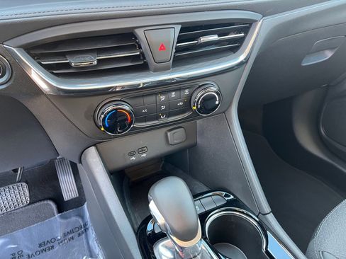 Used 2025 Buick Encore GX Preferred image 18
