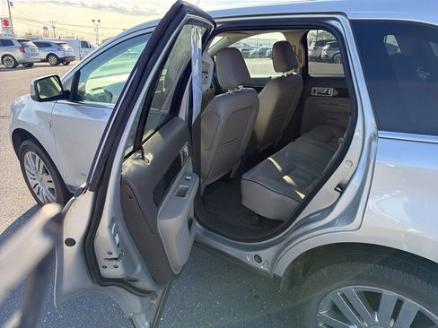 Used 2009 Lincoln MKX Base image 16