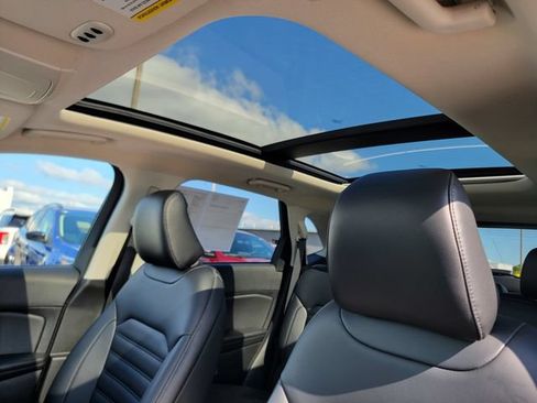 Certified 2024 Ford Edge SEL w/ Convenience Package AWD/4WD image 4