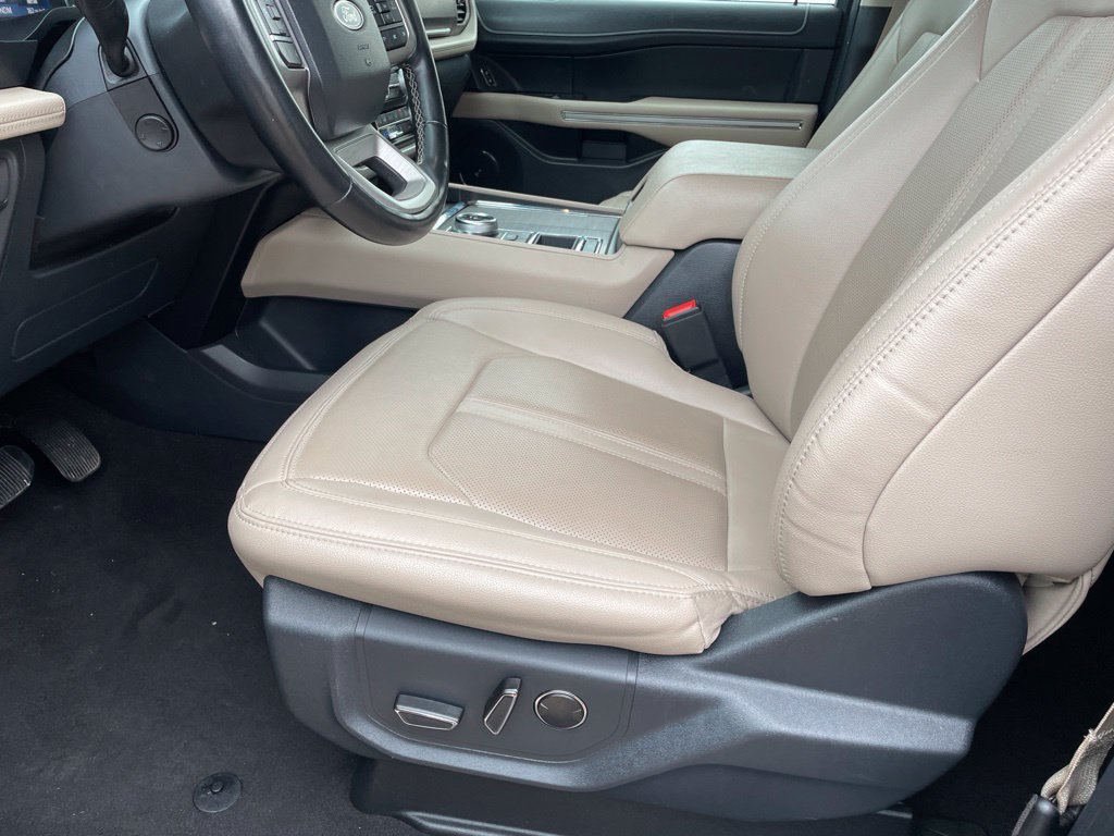 Used 2024 Ford Expedition Limited RWD image 9