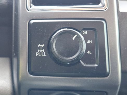 Used 2019 Ford F150 XLT w/ Equipment Group 302A Luxury AWD/4WD image 21