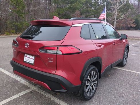 Used 2023 Toyota Corolla Cross XLE image 4