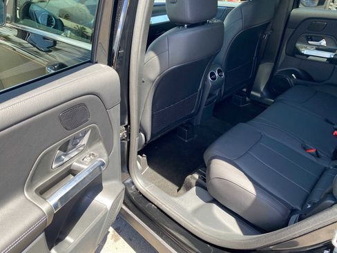 Used 2024 Mercedes-Benz GLB 250 4MATIC image 13