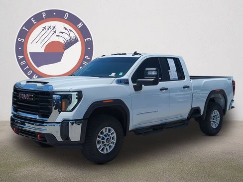 Used 2025 GMC Sierra 2500 Pro w/ 1SA Pro Safety Plus Package AWD/4WD image 1