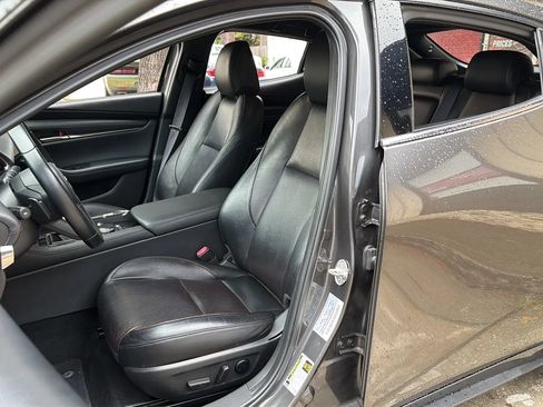 Used 2019 MAZDA MAZDA3 Hatchback w/ Premium Package FWD image 14