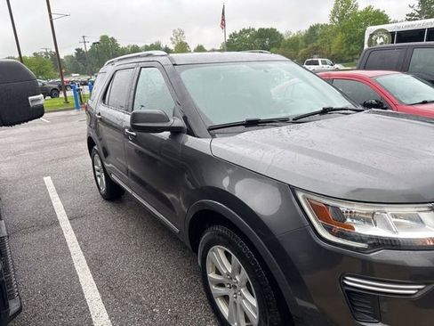 Used 2019 Ford Explorer XLT w/ Class III Trailer Tow Package AWD/4WD image 2