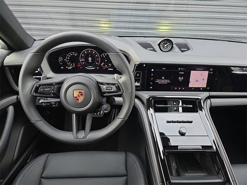 New 2026 Porsche Panamera 4 image 8