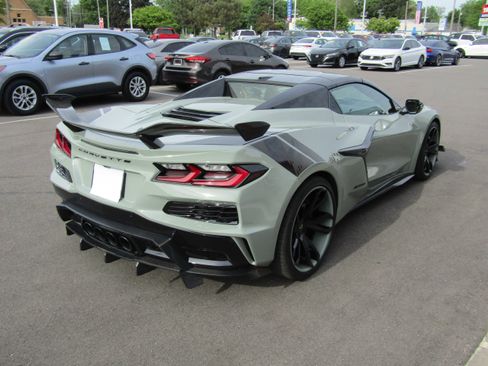 Used 2024 Chevrolet Corvette Z06 RWD image 5