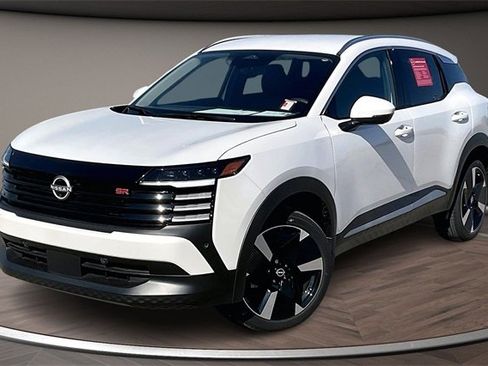 Certified 2025 Nissan Kicks SR image 1