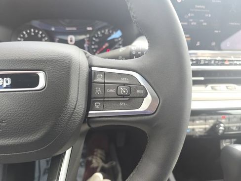 Used 2025 Jeep Compass Limited AWD/4WD image 15