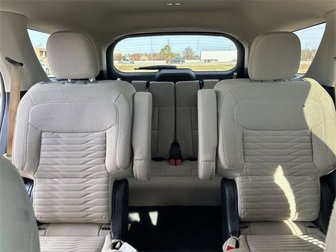 Used 2021 Ford Explorer XLT image 22