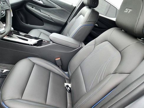 New 2026 Buick Envista Sport Touring w/ Convenience I Package FWD image 11