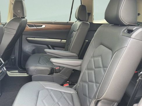 New 2026 Volkswagen Atlas SE FWD image 29