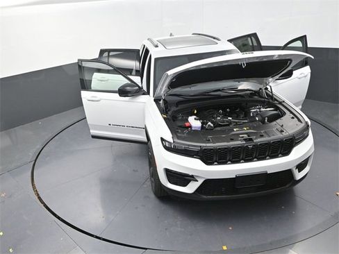 New 2025 Jeep Grand Cherokee Limited image 26