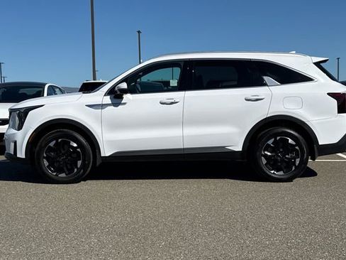 Certified 2025 Kia Sorento S AWD/4WD image 9