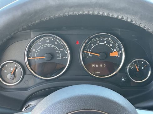 Used 2017 Jeep Compass Latitude image 28