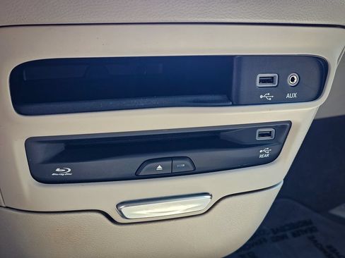 Used 2020 Chrysler Pacifica Touring-L Plus FWD image 27